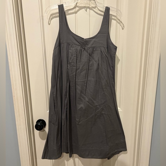 Gray Sleeveless Swing Dress with Pockets. Size M. Old Navy. - Picture 1 of 3